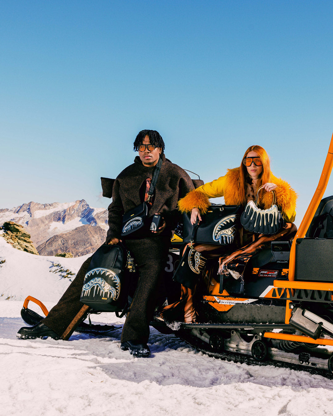 GOLDHEART SHARK DRIP BEAR CUB KEYCHAIN