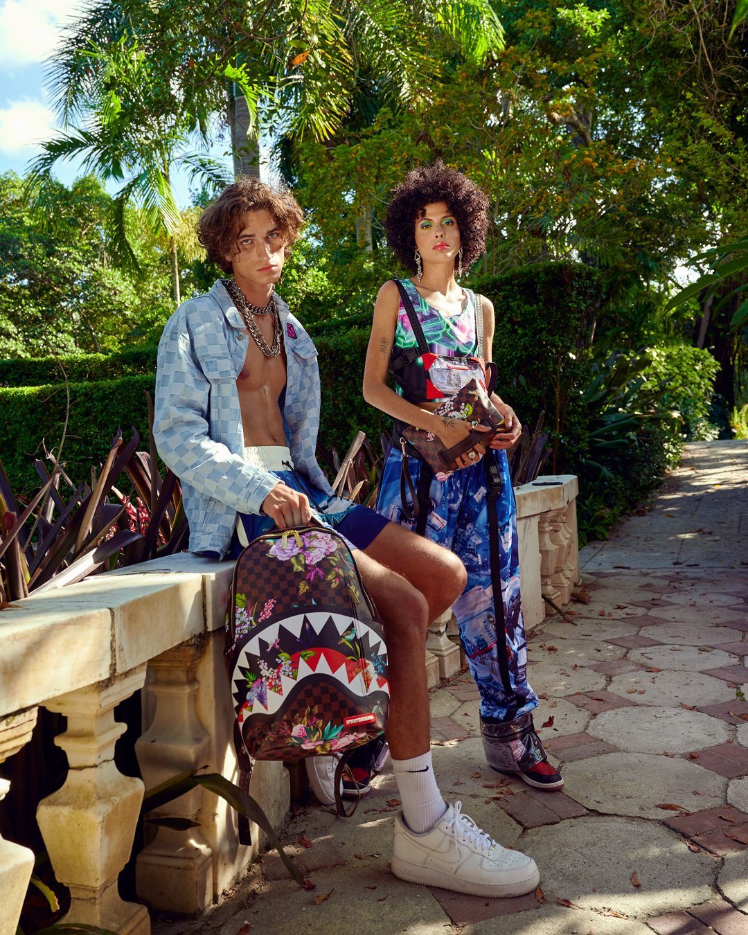 GARDEN OF SHARKS CROSSOVER CLUTCH