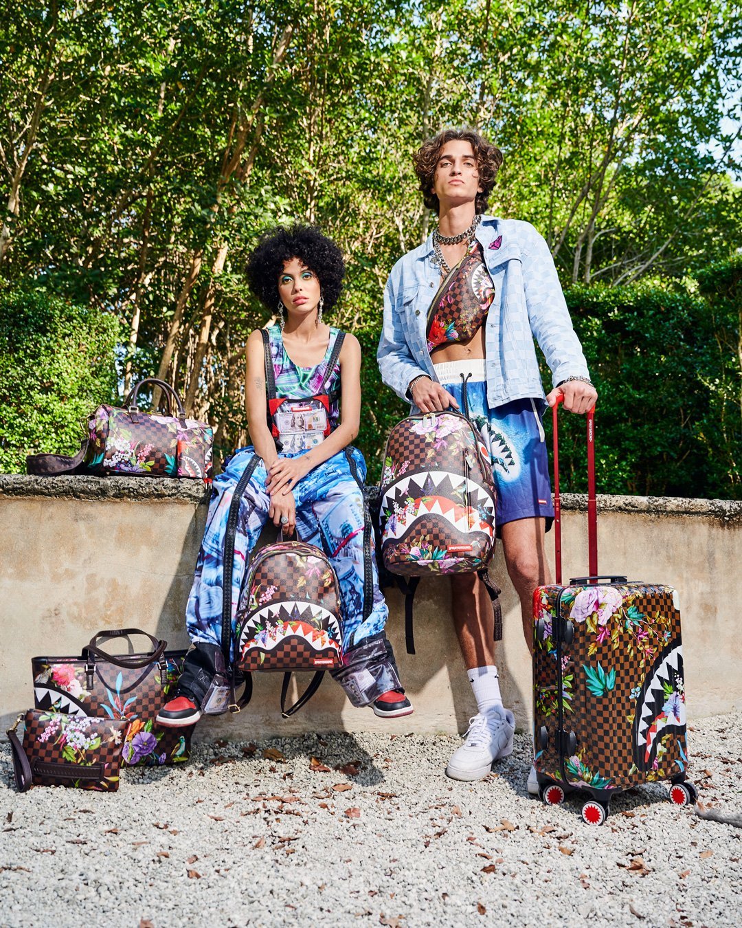 GARDEN OF SHARKS CROSSOVER CLUTCH