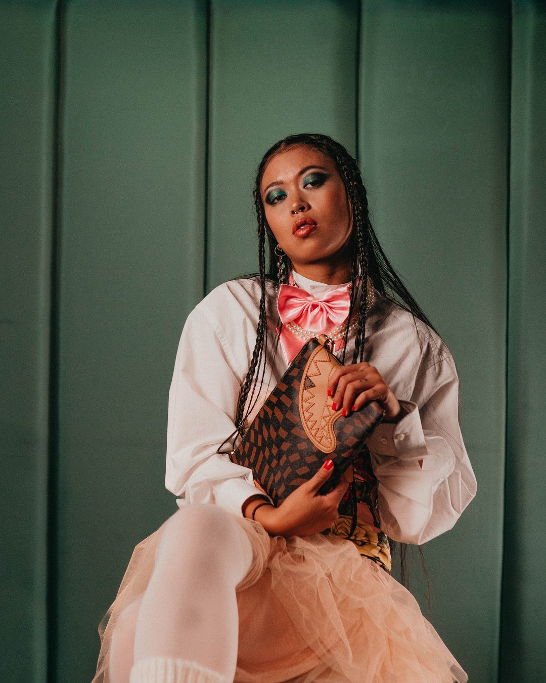 TRIPPY HENNY CROSSOVER CLUTCH