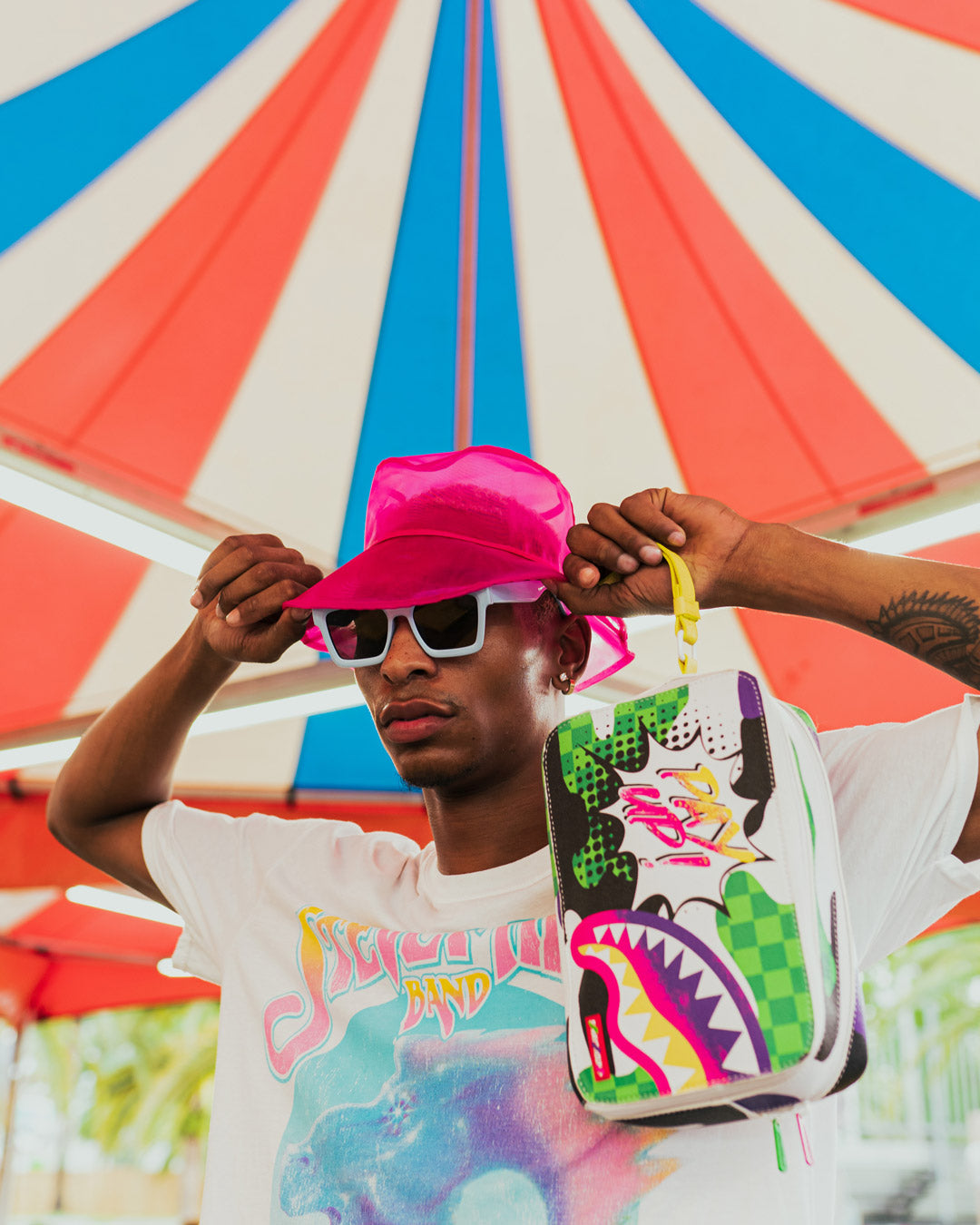 DREAMY TECHNICOLOR TOILETRY BAG