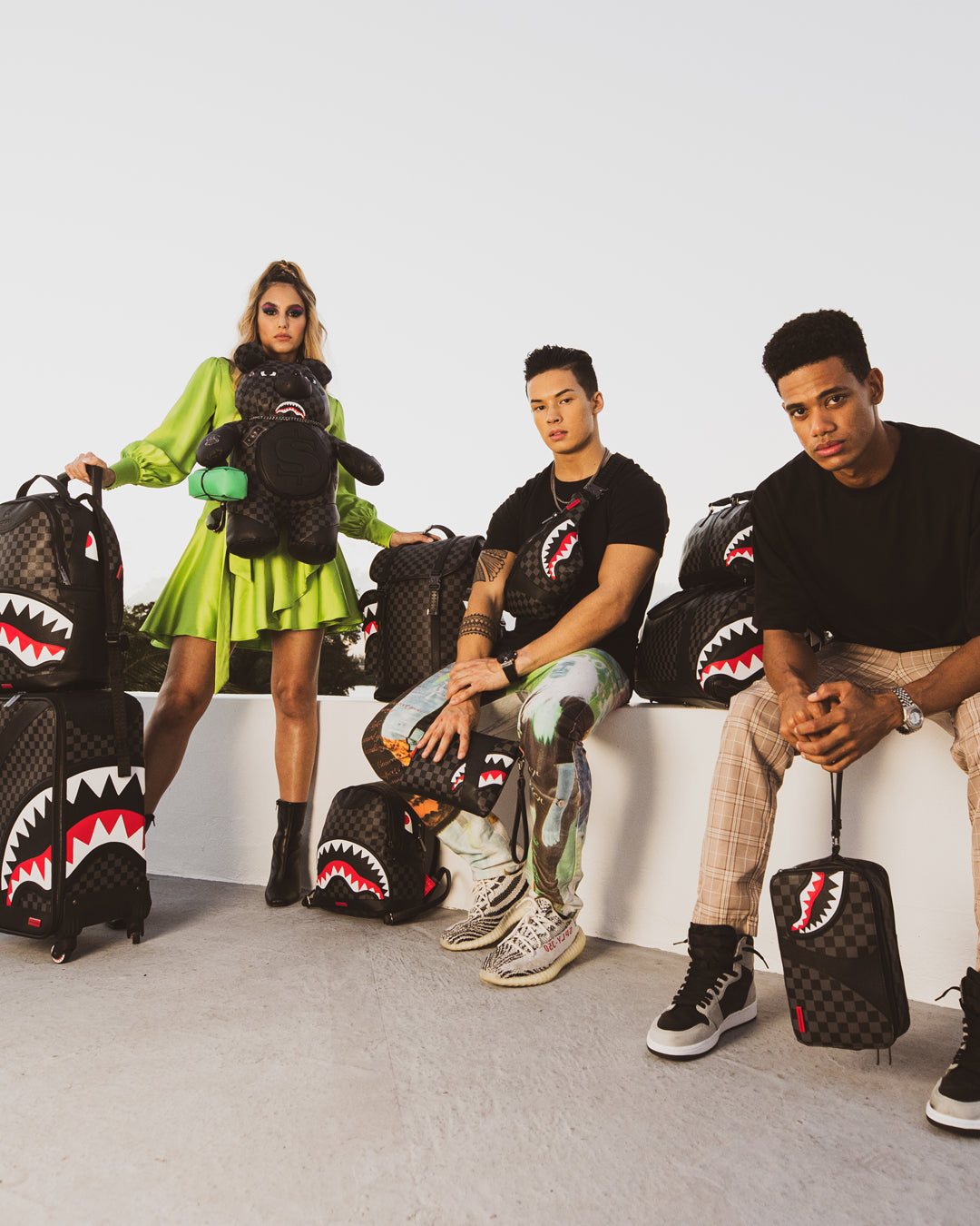 HENNY AIIR TO THE THRONE CROSSOVER CLUTCH