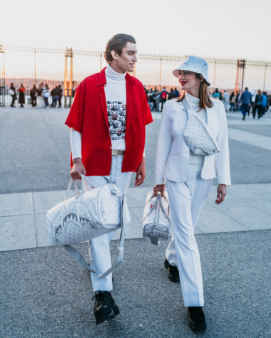 MONEY PATTERN POWDER SAVVY CROSSBODY