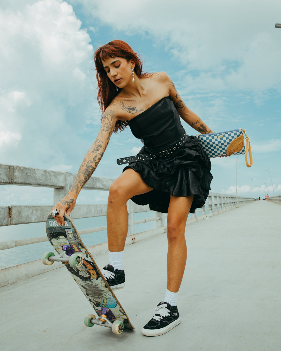 NEW SHARK YACHT CLUB CROSSOVER CLUTCH