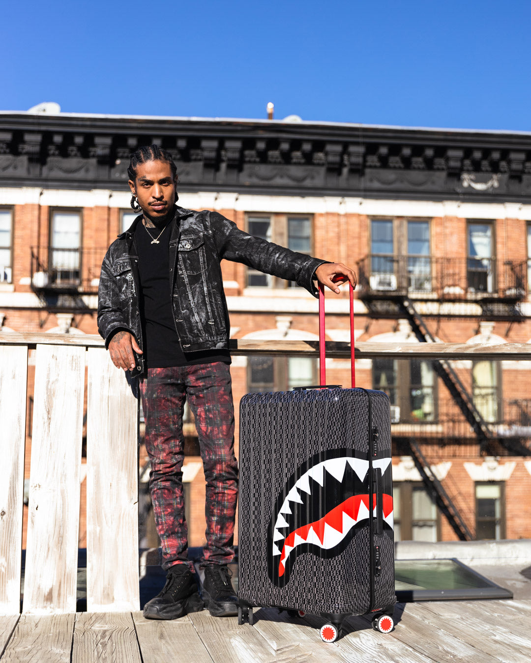 SPRAYGATTI REVV SHARKNAUTICS HARDSHELL FULL-SIZE LUGGAGE