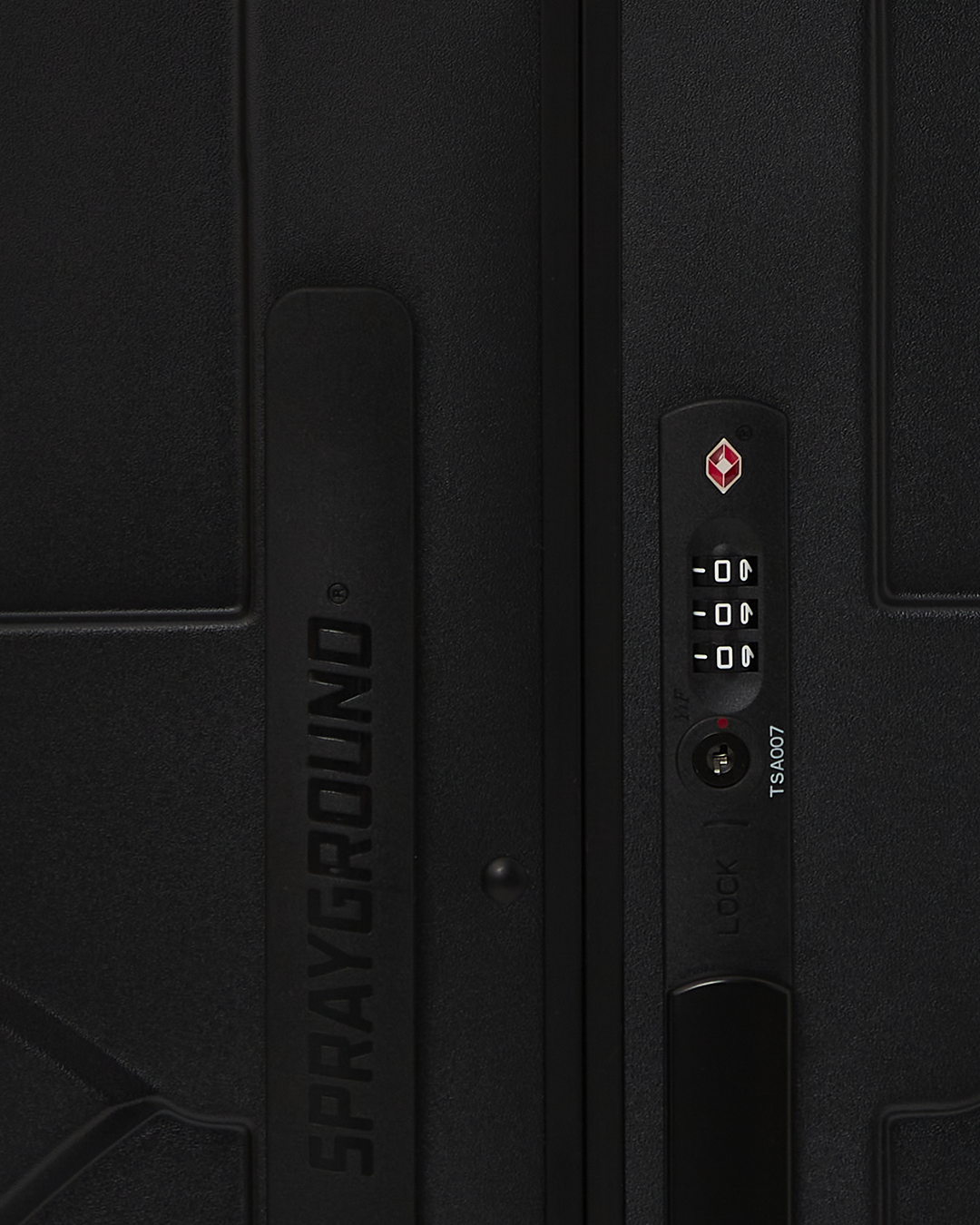 REALITY CHECK SHARKITECTURE FULL-SIZE JETBLACK LUGGAGE (GOLD HARDWARE)