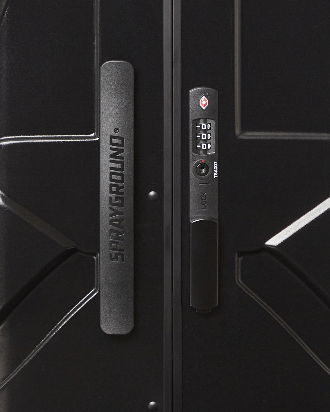 NIGHTSHARKS WORLDWIDE SHARKITECTURE FULL SIZE LUGGAGE