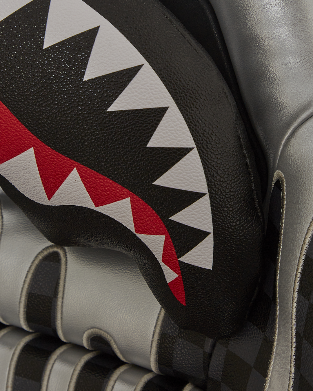 GHOST DRIP SHARK CHAIR