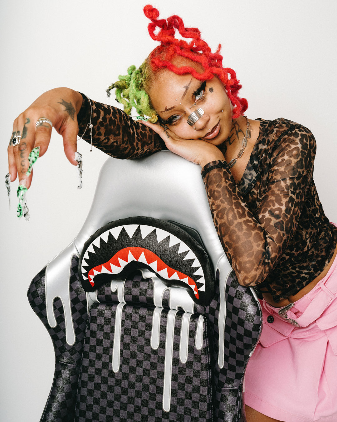 GHOST DRIP SHARK CHAIR