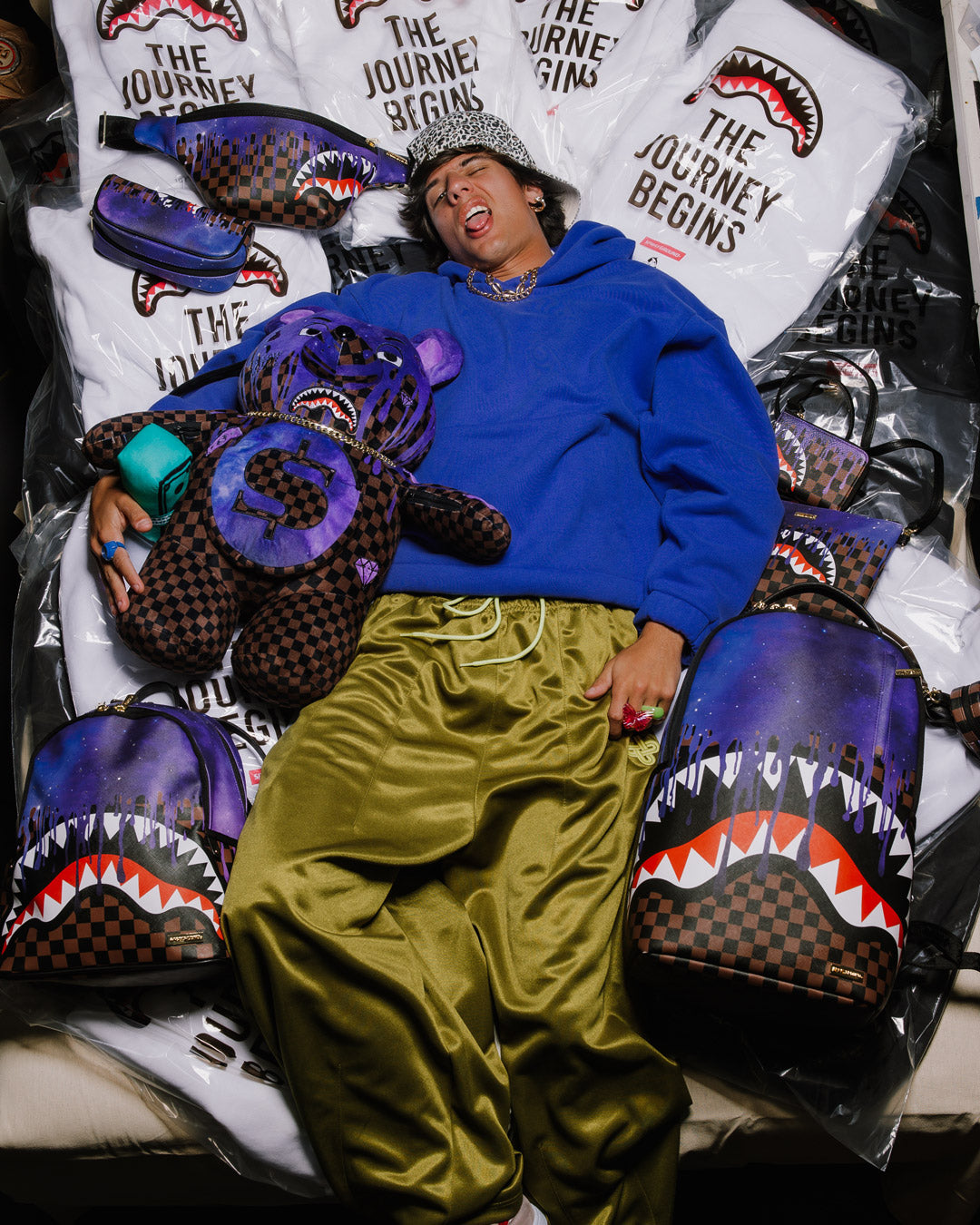 CHAMPION OF THE GALAXY SAVVY CROSSBODY